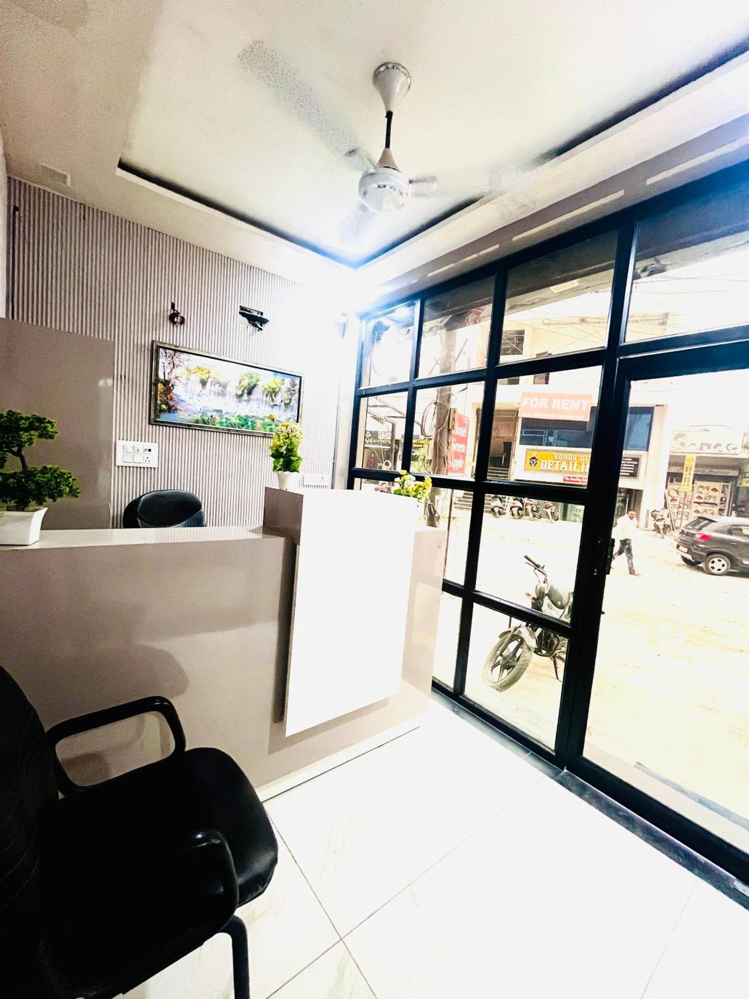 Hotel Green Apple Bareilly Exterior photo