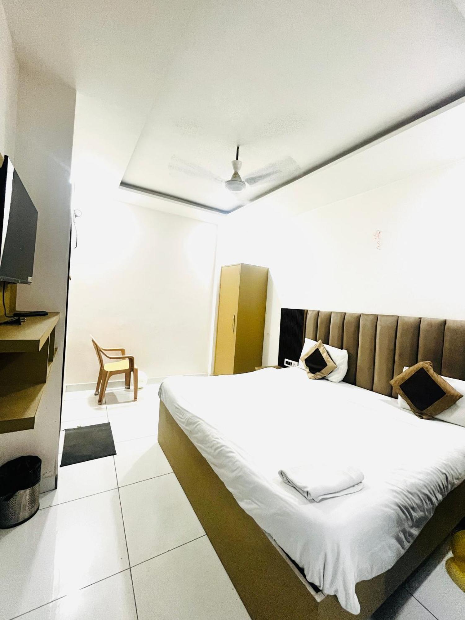 Hotel Green Apple Bareilly Exterior photo